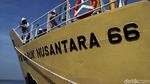 Hiruk Pikuk Aktivitas Kapal Tol Laut di Kawasan Pulau Pramuka