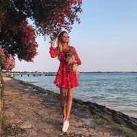 Misinya adalah ia ingin memperkenalkan kondisi CMN. Sehingga tak ada anak-anak atau remaja lain yang menjadi korban bully seperti dirinya dulu.  Foto: Instagram (@yulianna.yussef)