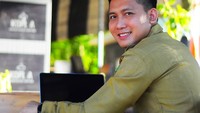 Dokter Zaldie berdomisili di Bogor. Kesehariannya ia bekerja sebagai dokter hewan. Parasnya yang tampan membuat ia banyak dipuji netizen. Foto: instagram @ari.zld06