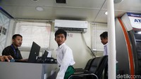 Mereka semua diajarkan menabung sejak dini.