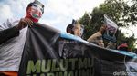 Aksi Tolak Penangguhan Penahanan Ahmad Dhani