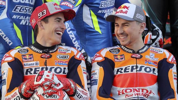 Marc Marquez dan Jorge Lorenzo menjadi rekan setim di MotoGP 2019.