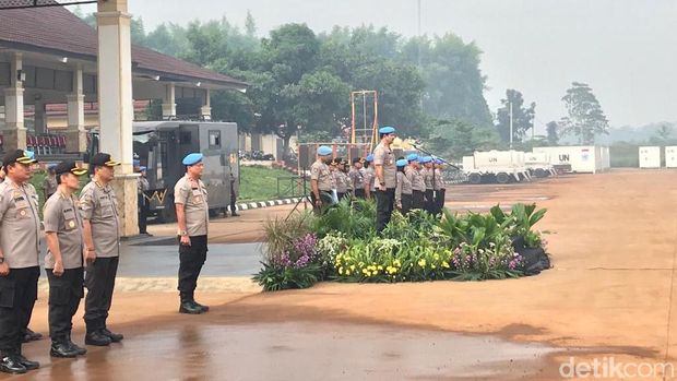 Polri Lepas Pasukan Pasukan Perdamaian PBB, 15 di Antaranya Polwan