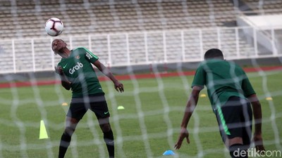 Timnas Indonesia Lahap Taktik Ala Simon McMenemy, Siap Terbang ke Australia