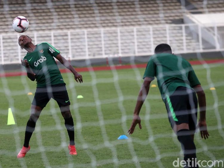 Timnas Indonesia Lahap Taktik Ala Simon McMenemy, Siap Terbang ke Australia