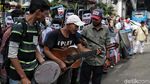 Aksi Tolak Penangguhan Penahanan Ahmad Dhani
