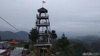 Menara pandang yang tersedia di kawasan Curug Delimas (Eko/detikTravel)