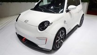 Ada dua versi lain yang tersedia (Life 40 dan Life 60) yang menawarkan lebih banyak daya dan rentang mengemudi yang lebih lama. Kabarnya e.GO sudah memiliki 4.300 pre-order untuk Life EV. Foto: Pool (Autoevolution)