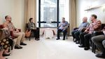 Momen Sri Mulyani dan Menkeu Era SBY Jenguk Bu Ani