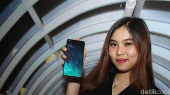 Samsung menyelenggarakan penjualan langsung perdananya itu di pusat perbelanjaan, yakni Central Park (Jakarta Barat), Kota Kasablanka (Jakarta Selatan), Sun Plaza (Medan), dan Pakuwon Plaza (Surabaya). (Foto: detikINET/Rifkianto Nugroho)