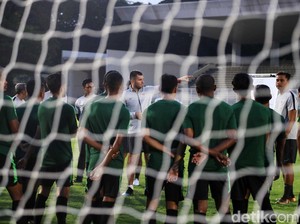 Pertama Kali Dilatih Simon, Andik: Santai Tapi Disiplin