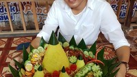 Saat ulang tahun Zaldie mendapat kejutan sebuah nasi tumpeng. Wah Happy Birthday! Foto: instagram @ari.zld06
