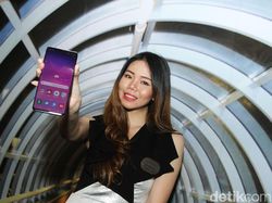 Ponsel Android Kelas Sultan di Tangan Para Wanita Menawan