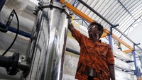Instalasi SWRO di Pulau Panggang ini memiliki kapasitas mengolah 90 meter kubik air dan memproduksi 4 hingga 5 liter air per detik.