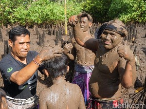 Inilah Makna Mandi Lumpur Usai Nyepi di Bali