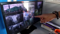 Kapal Bahtera Seva I ini pun dilengkapi CCTV untuk memantau kondisi dan keamanan selama terjadinya aktivitas perbankan.