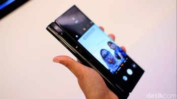 Huawei mengkalim Mate X sebagai ponsel pertama mamakai lensa Leica. Foto: Adi Fida Rahman/detikinet