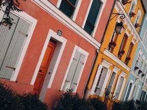 Jalan di Kota Paris yang Tak Mau Masuk ke Instagram