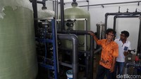 Meski fasilitas ini belum rampung 100 persen, namun air minum hasil produksi ini sudah bisa dinikmati masyarakat
