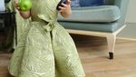Suka Es Krim, Begini Gaya Nastusha Olivia Alinskie Saat Menikmatinya