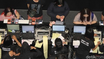 Diketahui Samsung telah menghadirkan Galaxy S10, Galaxy S10+, dan Galaxy S10e di Indonesia.  (Foto: detikINET/Rifkianto Nugroho)