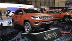 Jeep Renegade dan Compas dengan Colokan Listrik