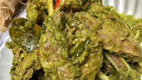 Penggemar sajian itik atau bebek wajib coba itiak lado mudo. Kunci kelezatan sajian ini ada pada tekstur daging bebek yang empuk. Foto: Instagram cheche_kitchen
