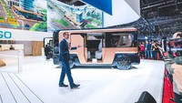 E.GO Mobile juga memiliki dua minibus listrik yang dipajang di Jenewa. Masih kendaraan konsep memang, namun dalam waktu dekat e.Go Mover, panggilannya merupakan minibus yang dapat mengemudi sendiri dengan kapasitas hingga 15 penumpang. E.GO Mover dijadwalkan akan mulai diproduksi di Aachen, Jerman pada bulan April 2020. Foto: Pool (Autoevolution)