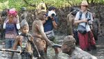 Potret Tradisi Mandi Lumpur di Bali