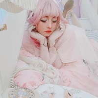 “Ini adalah caraku mempresentasikan diriku kepada masyarakat,” ungkap Fifi dikutip dari video Barcroft TV. Foto: Instagram/fifidoll