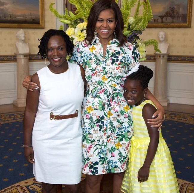 Mikaila Ulmer telah menjual minuman lemonade sejak berusia empat tahun. Ketika berusia sembilan tahun, produknya dibeli oleh supermarket Whole Foods senilai $11 juta atau sekitar Rp 151 miliaran. Brand Me & the Bees Lemonade yang dimiliki gadis 13 tahun itu pun kini telah berkembang. Ia menyediakan berbagai jenis lemonade hingga lip balm. Ia juga menerima banyak investasi, termasuk dari para pemain NFL senilai $800,000 atau Rp 11 miliaran. Foto: Instagram