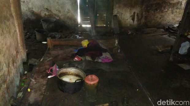 Tempat tinggal Cindy, nenek dan kakeknya. 
