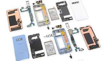 Jeroan Galaxy S10 saat dijejer. (Foto: iFixit)