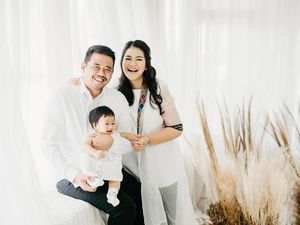 Kahiyang Akhirnya Pajang Foto Keluarga, Sedah Mirah Disebut Mirip Jan Ethes