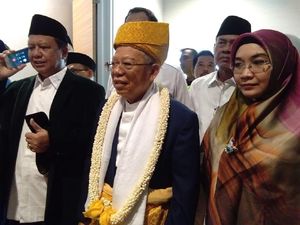 Tiba di Sumut, Maruf Amin Disambut Pakaian Adat Kesultanan Deli
