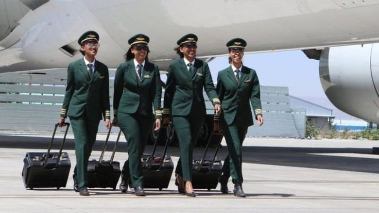 Maskapai Ethiopia Operasikan Penerbangan dengan Seluruh Awak Perempuan Maskapai Ethiopia Operasikan Penerbangan dengan Seluruh Awak Perempuan