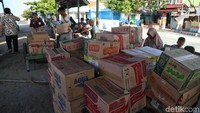Kebanyakan barang-barang yang dibeli warga adalah sembako.