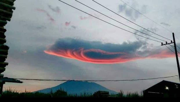 Penampakan awan di Magetan yang viral.