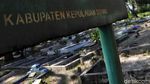 Makam Sunyi Sepi di Pulau Karya