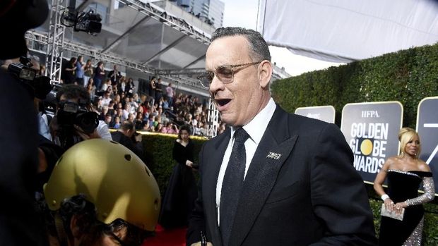 Tom Hanks Terima Penghargaan Kehormatan di Golden Globe ke-77