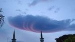 Viral Gunung Lawu Bertopi Awan Nan Indah