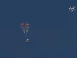 Potret Perjalanan Kapsul Crew Dragon Kembali ke Bumi