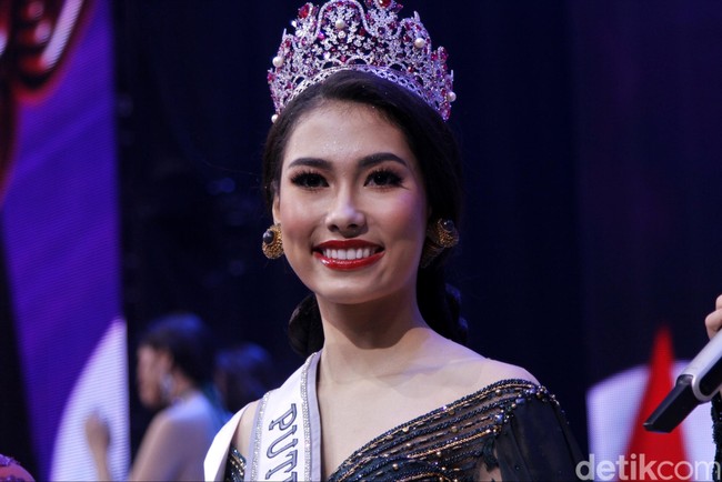 Frederika Alexis Cull diketahui berdarah campuran Lampung dengan Inggris. Sebelum mengikuti ajang Puteri Indonesia 2019, Frederika tinggal di Gold Coast, Australia. Foto: Muhammad Abduh/Detikcom