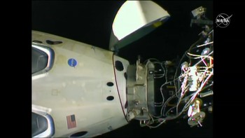 Proses kembalinya Crew Dragon menuju Bumi dimulai pada dini hari waktu Amerika Serikat bagian timur. Foto: NASA TV