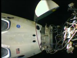 Potret Perjalanan Kapsul Crew Dragon Kembali ke Bumi