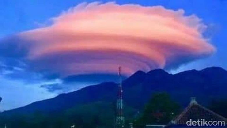 62 Koleksi Foto Penampakan Gunung Lawu HD Terbaik