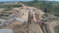 Konstruksi Bendungan Paselloreng dikerjakan oleh PT. Wijaya Karya – PT. Bumi Karsa, KSO (Kerja sama Operasi) dengan biaya Rp 736 miliar. Foto: Dok. Wijaya Karya (Persero) Tbk.