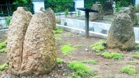 Sementara khusus di Kecamatan Grujugan benda-benda peninggalan zaman prasejarah tersebut menyebar di 5 kawasan, yaitu desa Pekauman, Wanisodo, Taman, Tegal Mijin, serta Sumber Pandan. (Chuk Shatu W/detikcom)