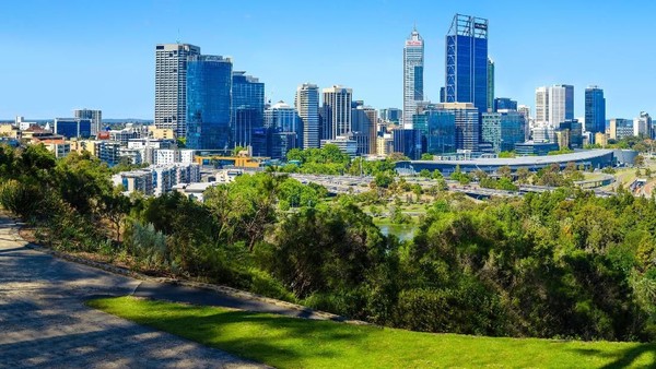 Perth akan menjadi kota liburan yang menyenangkan. Destinasinya banyak seperti Kings Park dan wisata kuliner, belanja dan festival yang menarik (Tourism Western Australia)