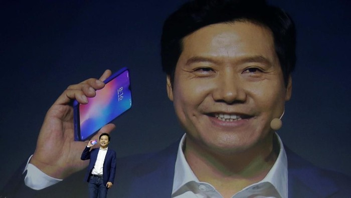Xiaomi founder and CEO Lei Jun attends a launch ceremony of the new flagship phone Xiaomi Mi 9 in Beijing, China February 20, 2019. REUTERS/Jason Lee